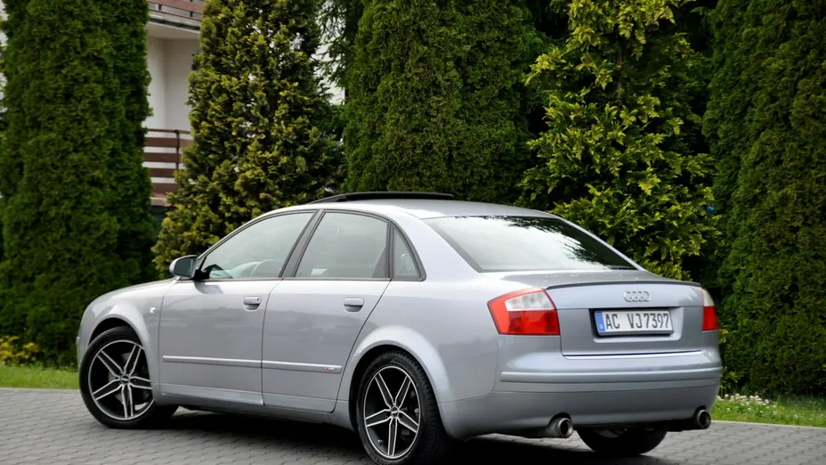 AUDI A4 -