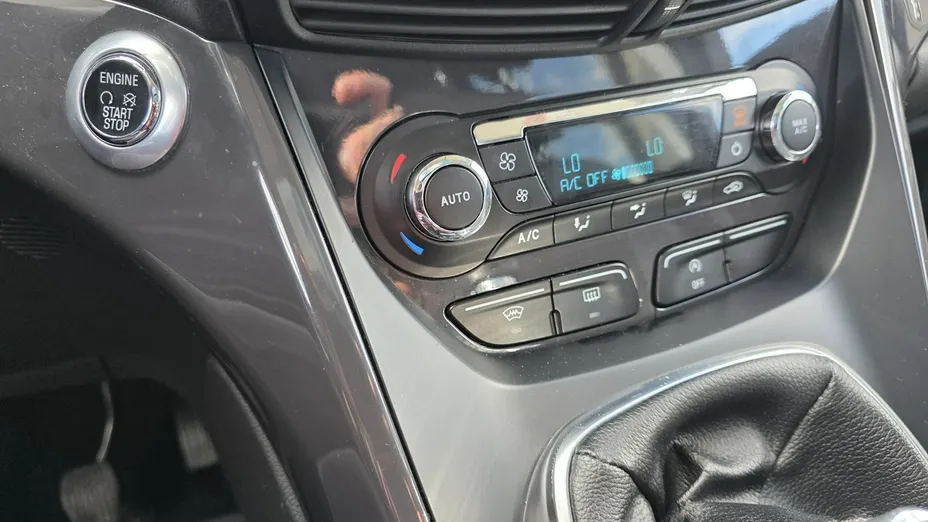 FORD Kuga -