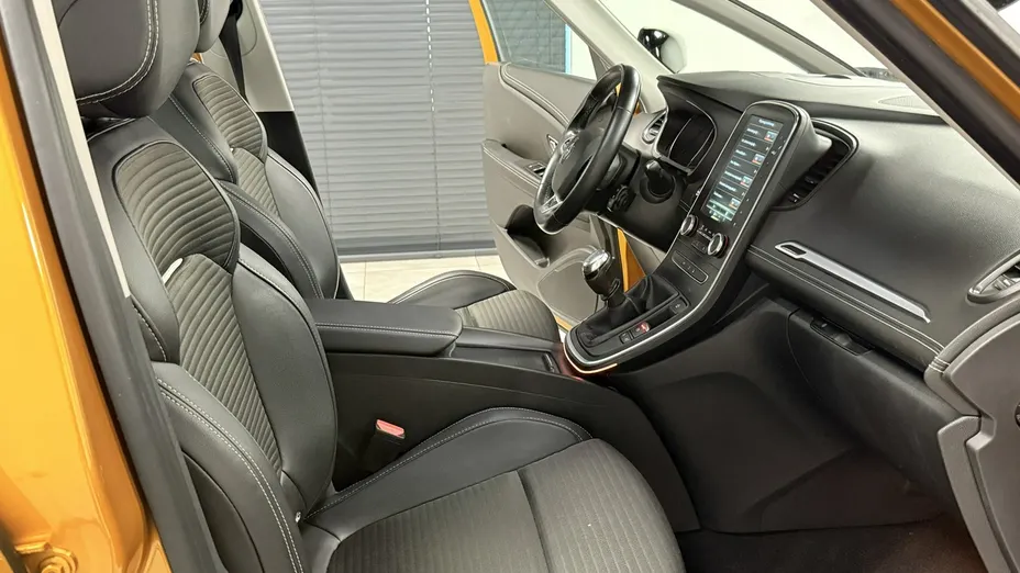 RENAULT Scenic -