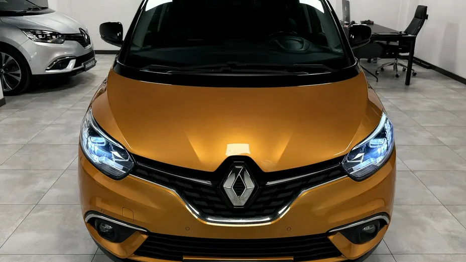 RENAULT Scenic -