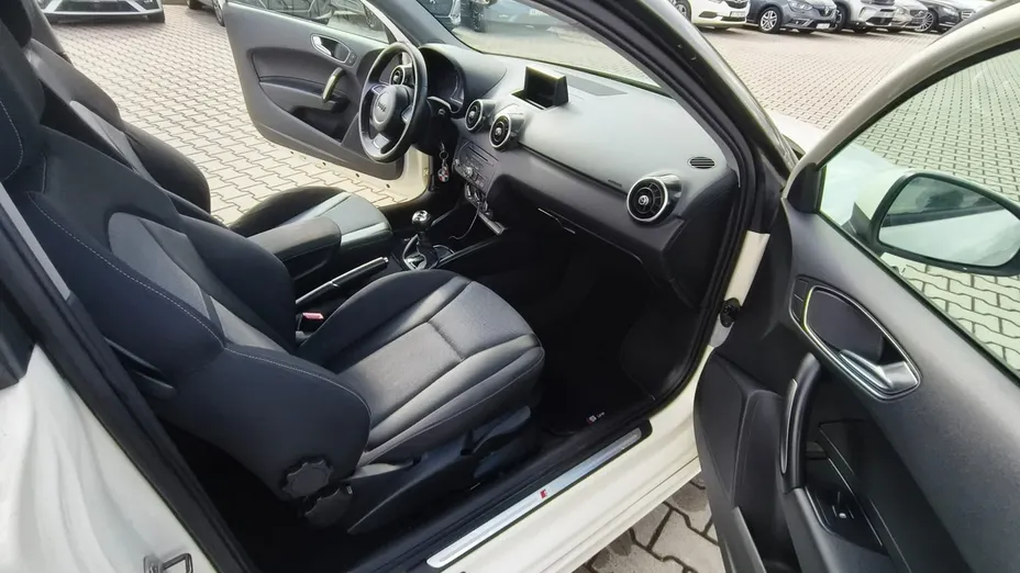 AUDI A1 -