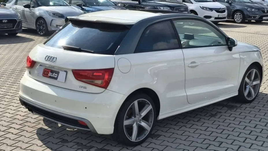AUDI A1 -