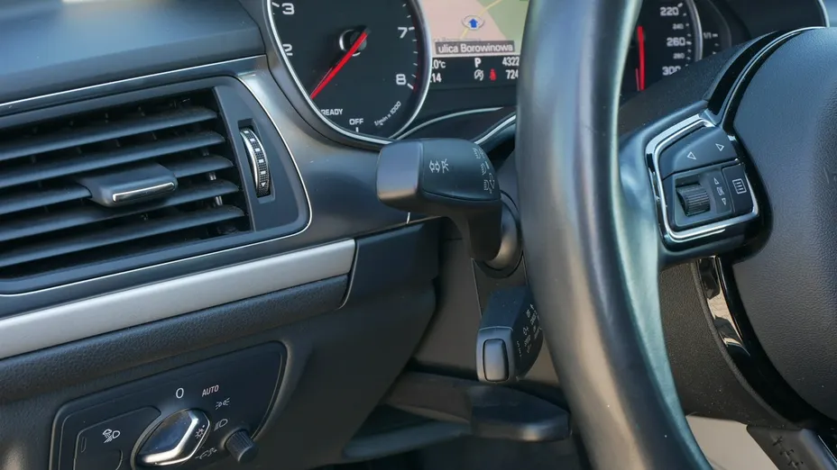 AUDI A6 -