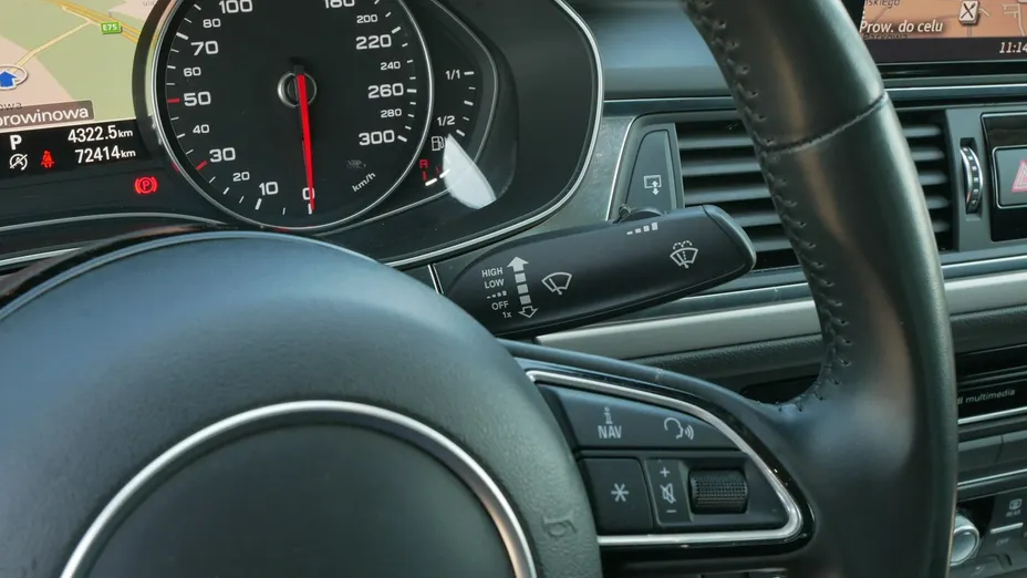 AUDI A6 -