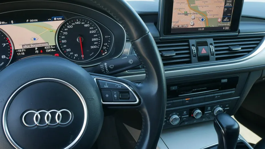 AUDI A6 -