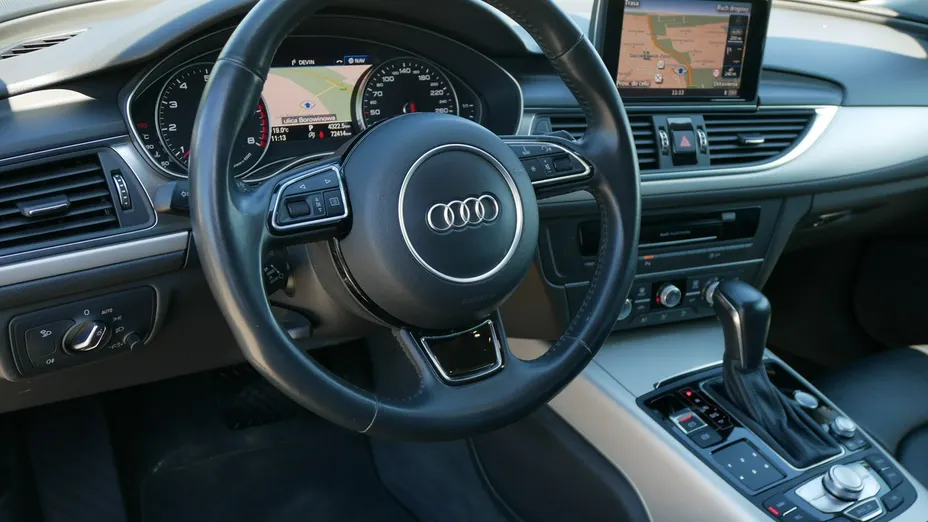 AUDI A6 -