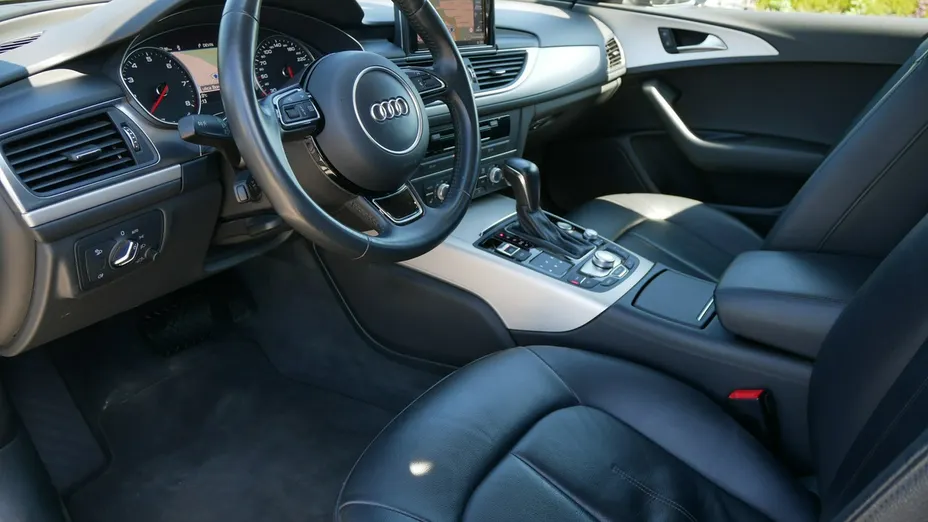 AUDI A6 -