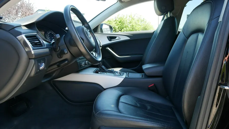 AUDI A6 -