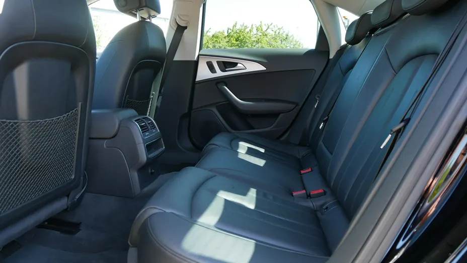 AUDI A6 -