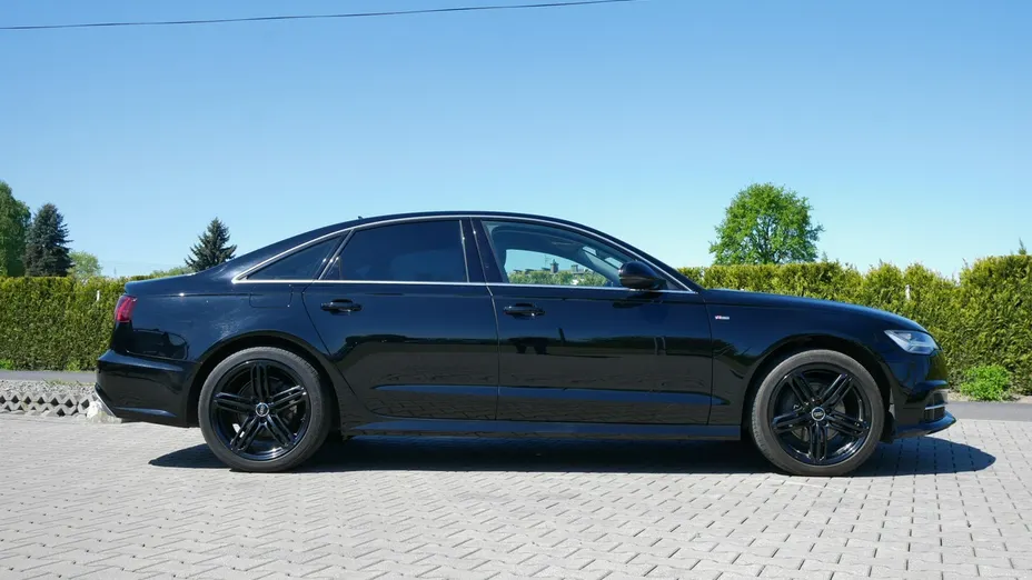 AUDI A6 -