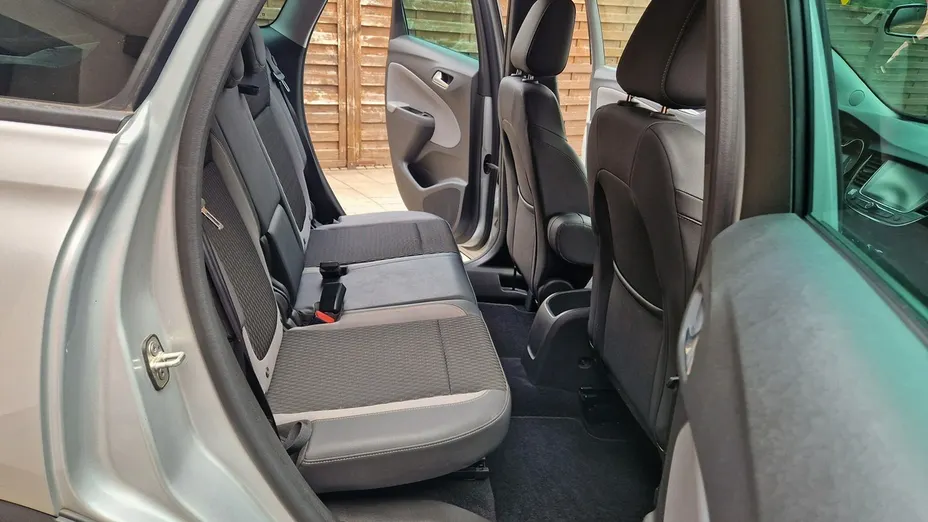 OPEL Crossland X -
