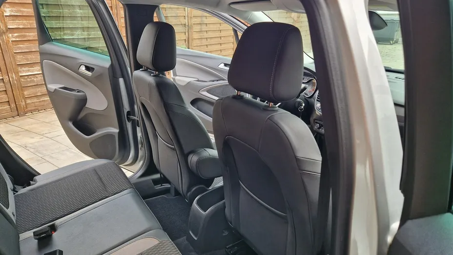 OPEL Crossland X -