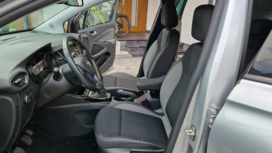 OPEL Crossland X -