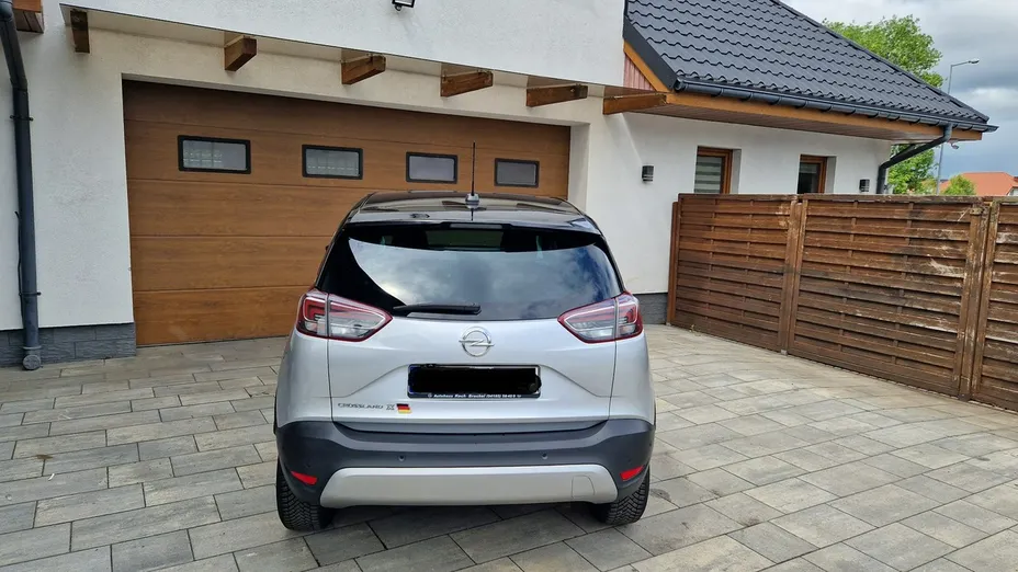 OPEL Crossland X -