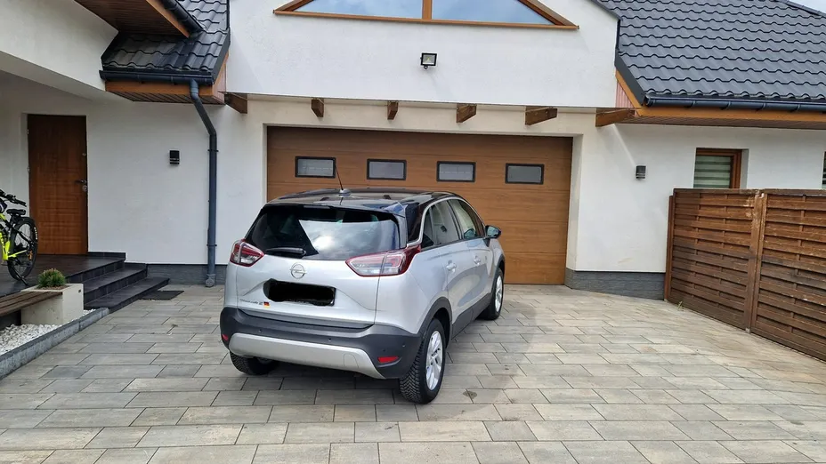 OPEL Crossland X -