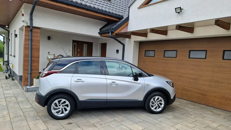 OPEL Crossland X -