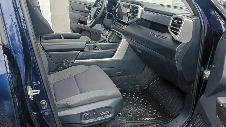 TOYOTA Tundra -
