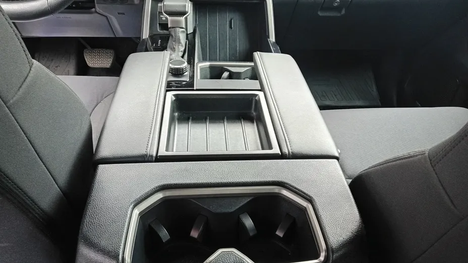 TOYOTA Tundra -