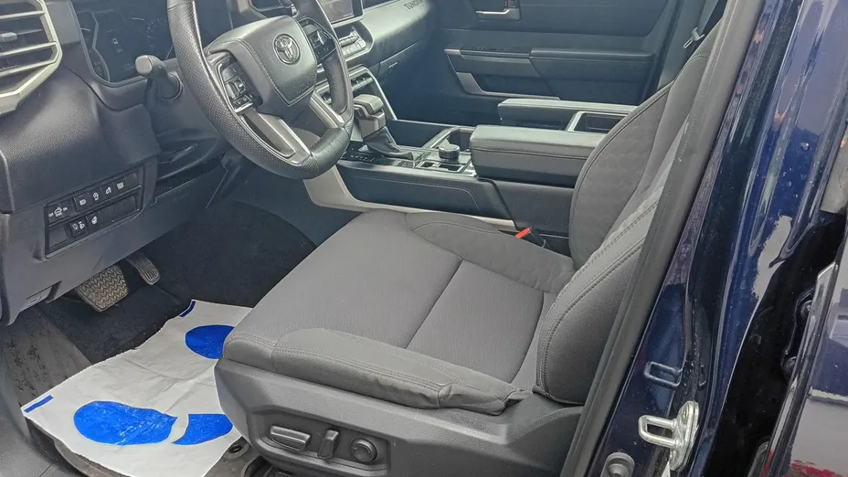 TOYOTA Tundra -