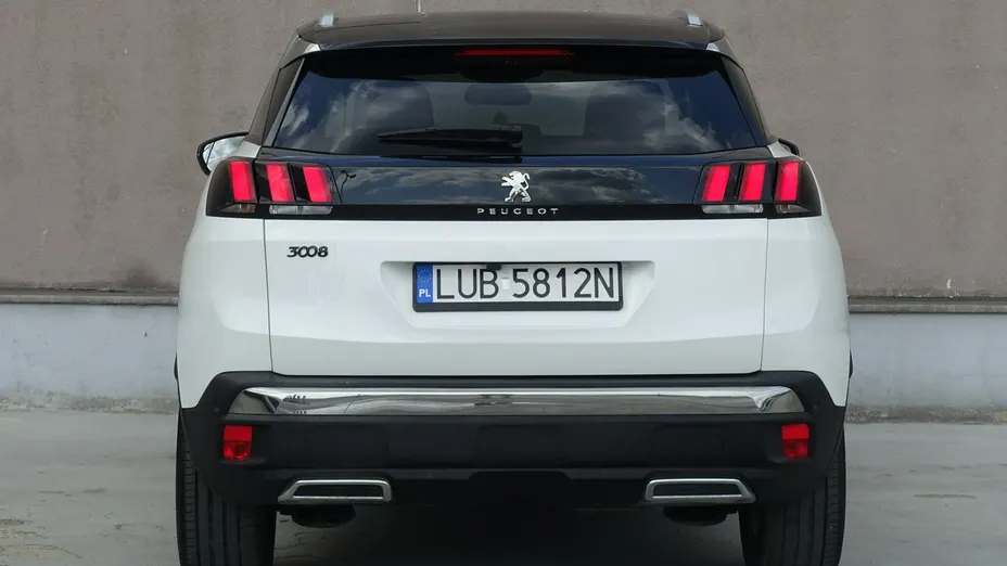 PEUGEOT 3008 -