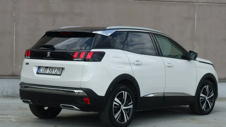 PEUGEOT 3008 -