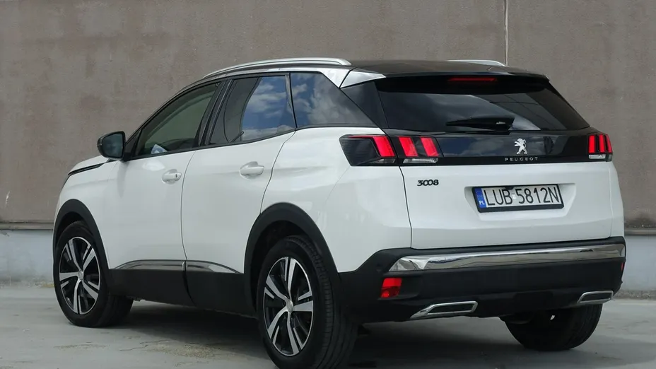 PEUGEOT 3008 -