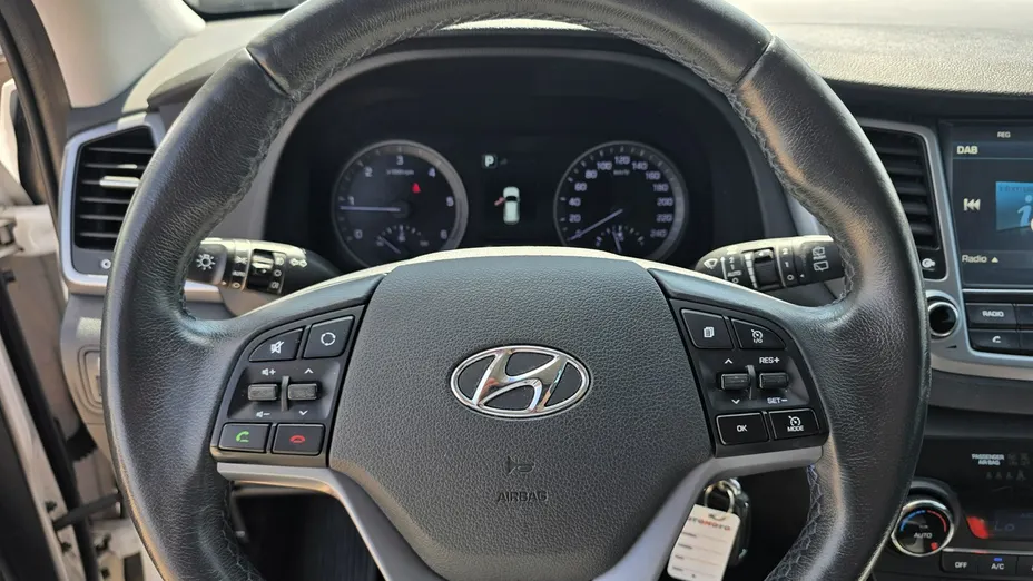 HYUNDAI Tucson -