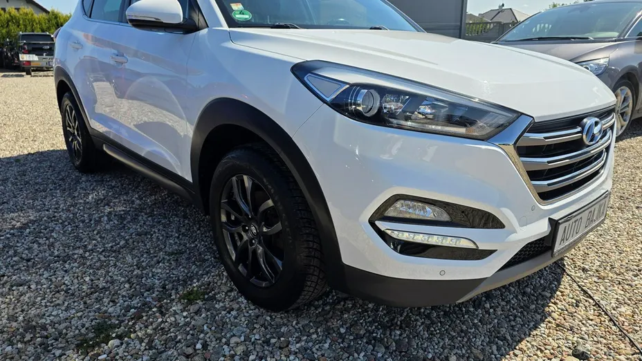 HYUNDAI Tucson -