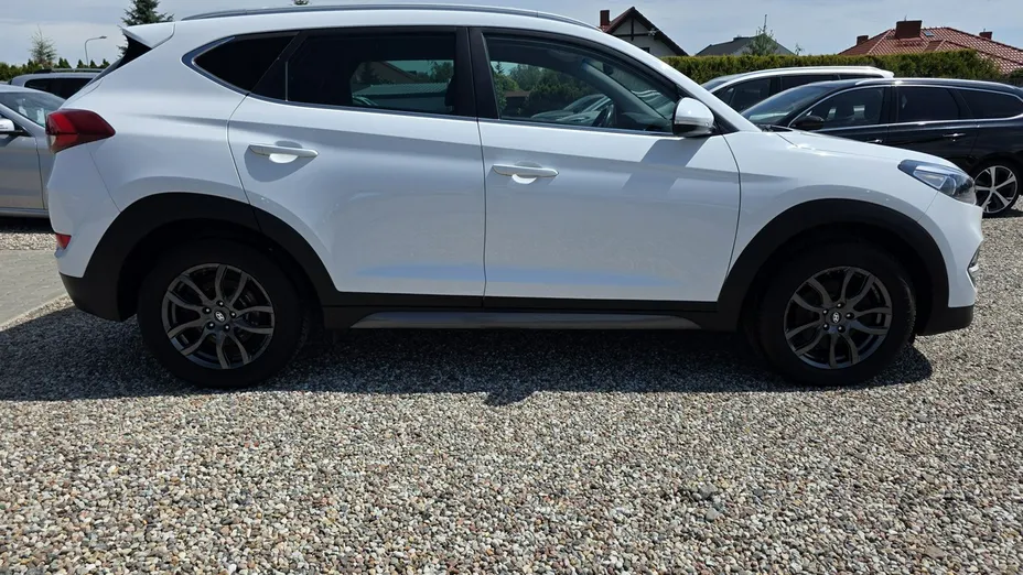 HYUNDAI Tucson -