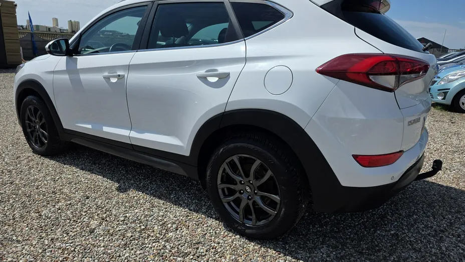 HYUNDAI Tucson -