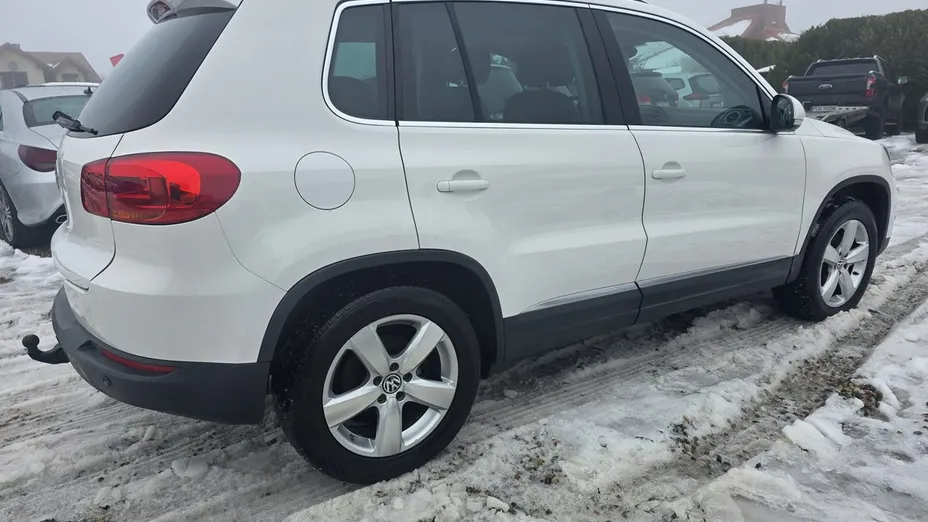VOLKSWAGEN Tiguan -