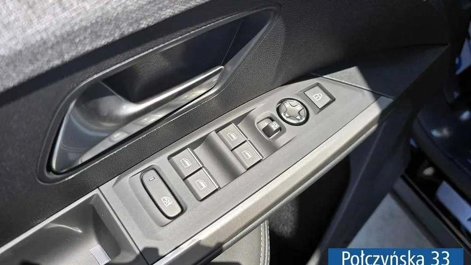 PEUGEOT 5008 -