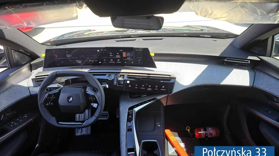 PEUGEOT 5008 -