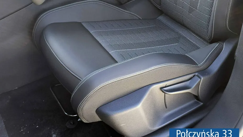 PEUGEOT 5008 -