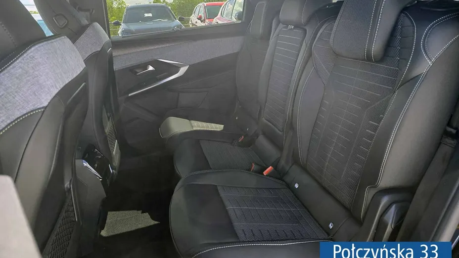 PEUGEOT 5008 -