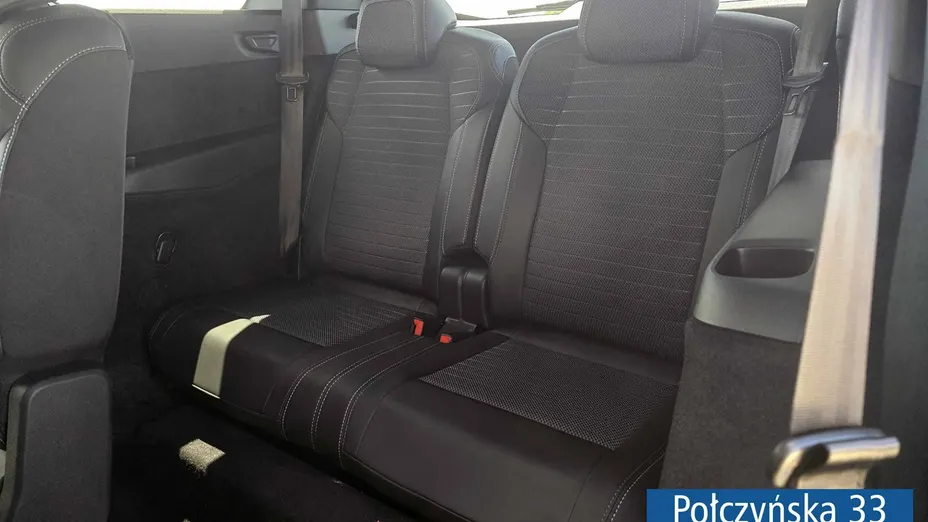 PEUGEOT 5008 -