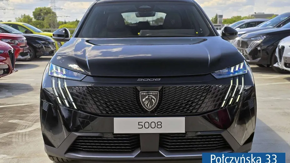 PEUGEOT 5008 -
