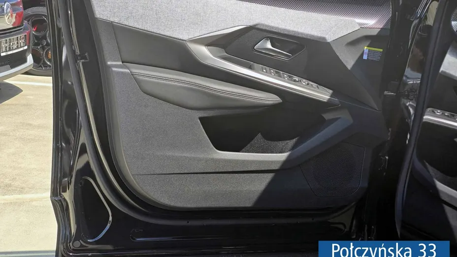 PEUGEOT 5008 -