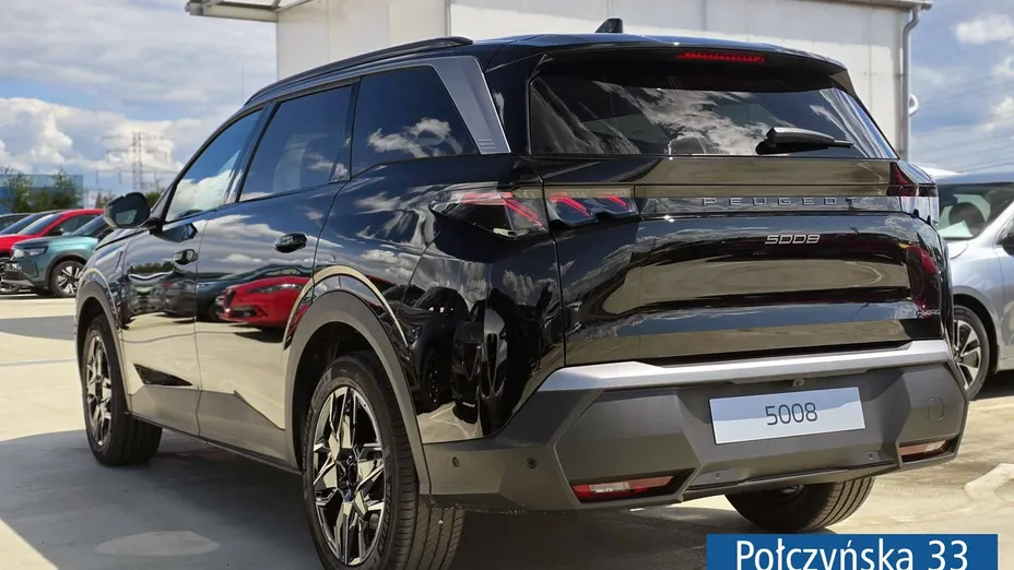 PEUGEOT 5008 -