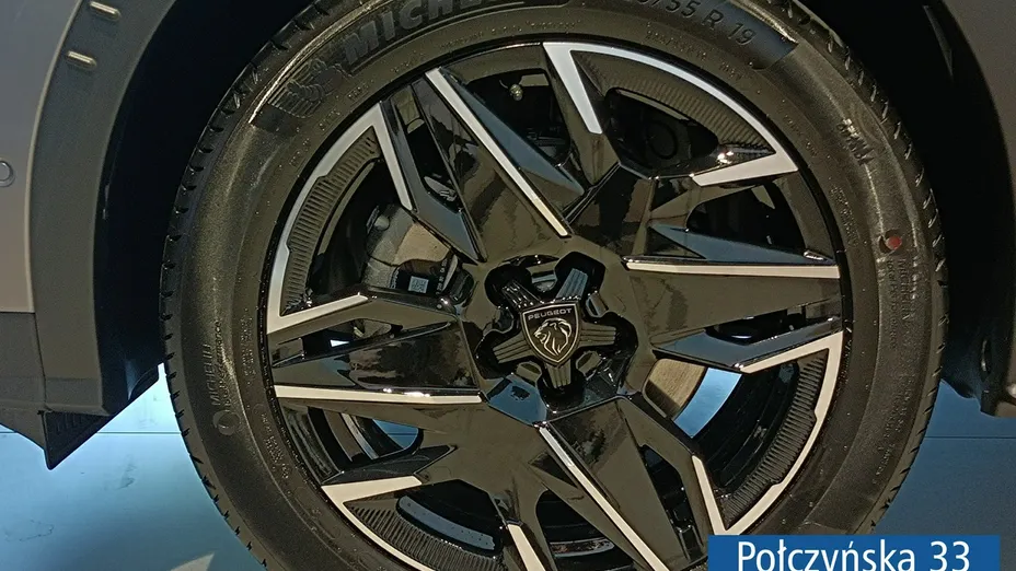 PEUGEOT 5008 -