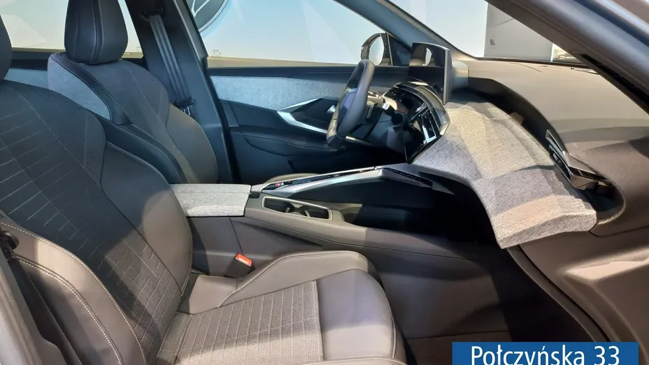 PEUGEOT 5008 -