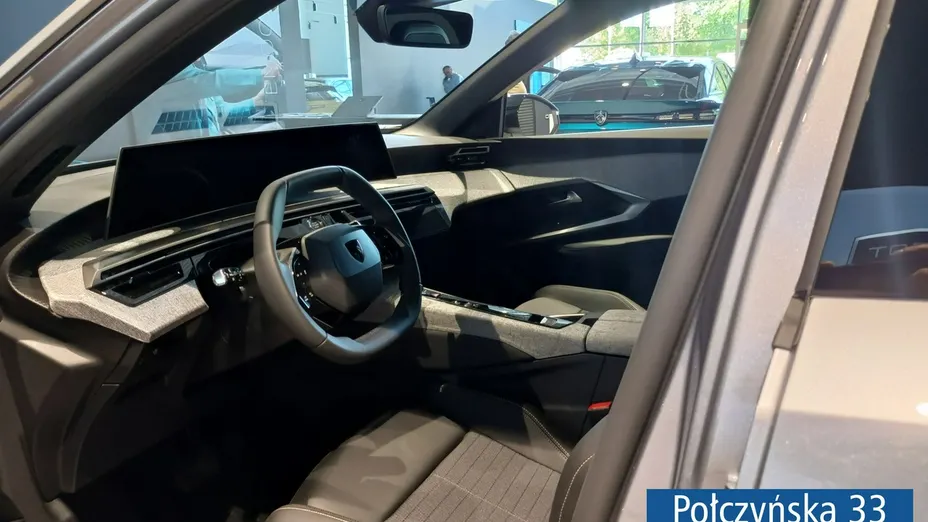 PEUGEOT 5008 -