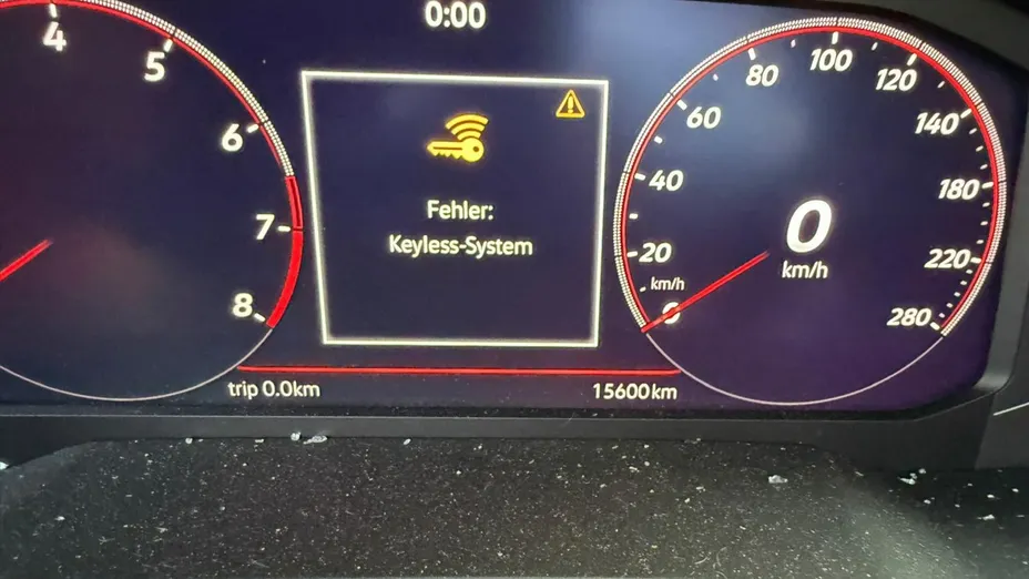 VOLKSWAGEN Polo -