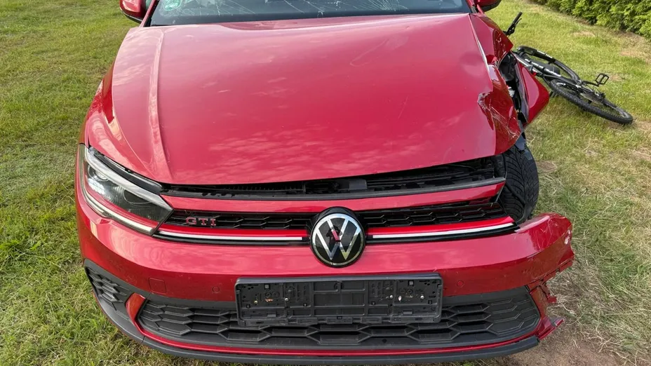 VOLKSWAGEN Polo -