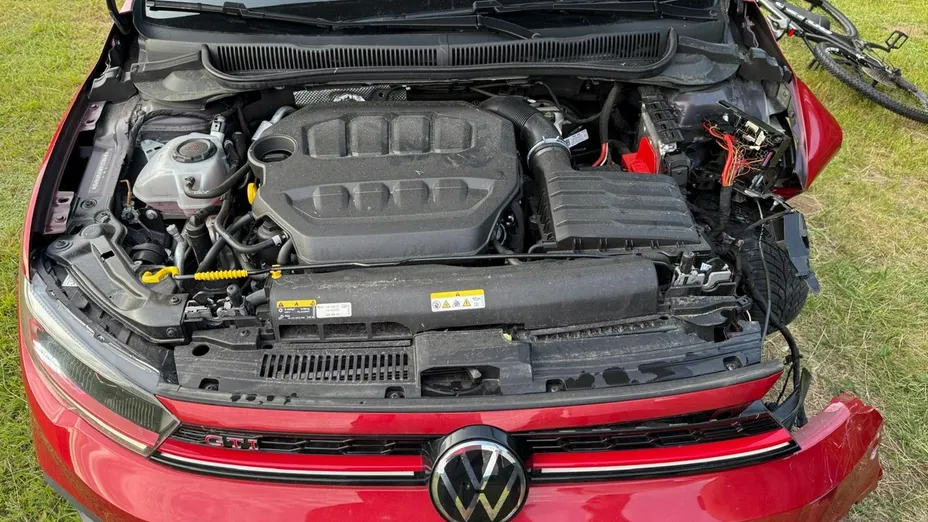 VOLKSWAGEN Polo -