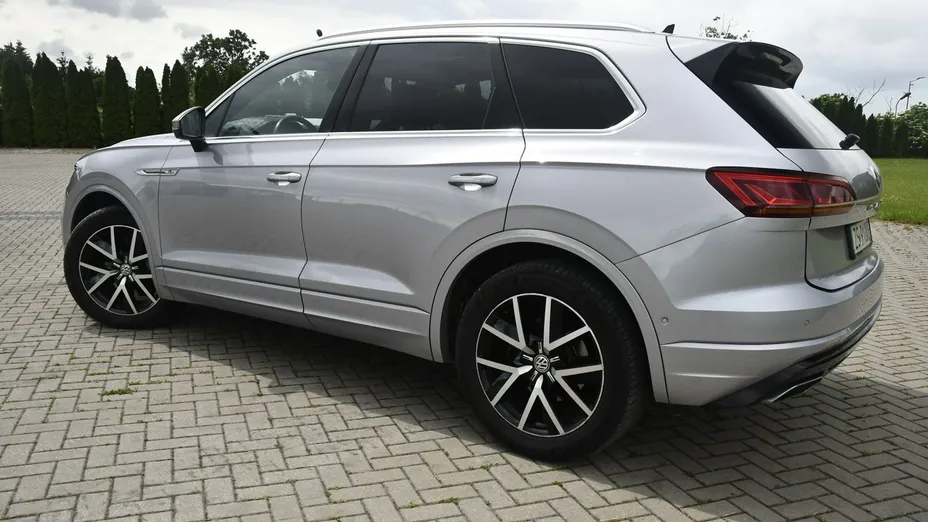 VOLKSWAGEN Touareg -
