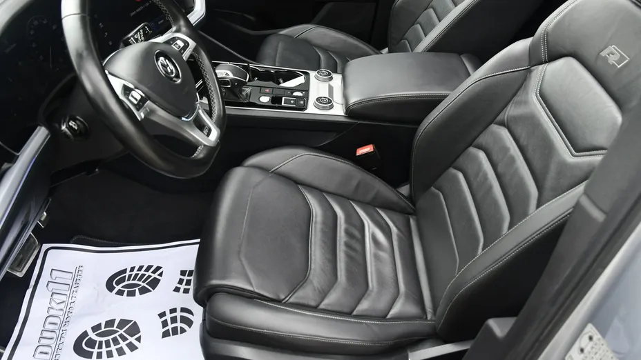 VOLKSWAGEN Touareg -