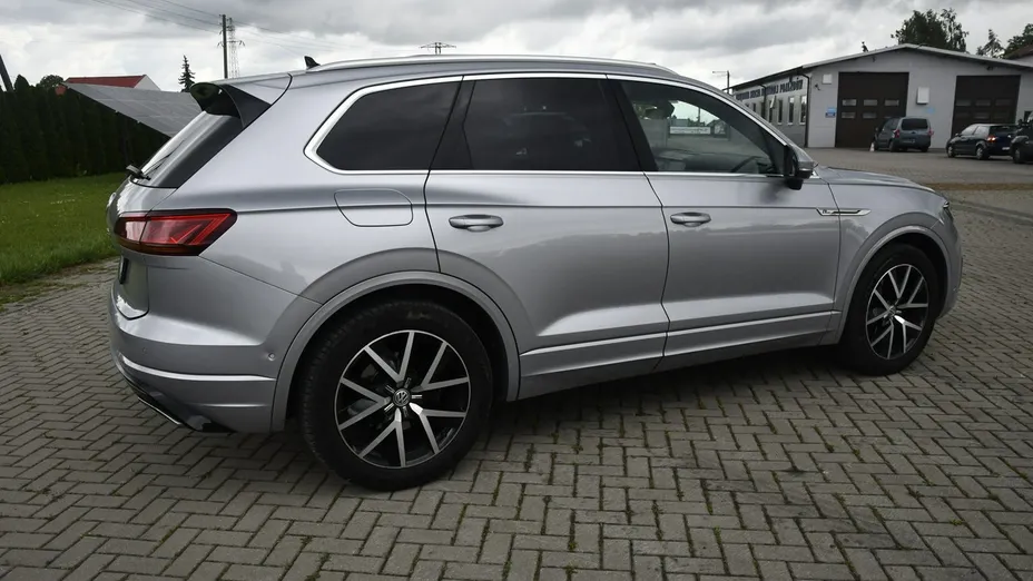VOLKSWAGEN Touareg -