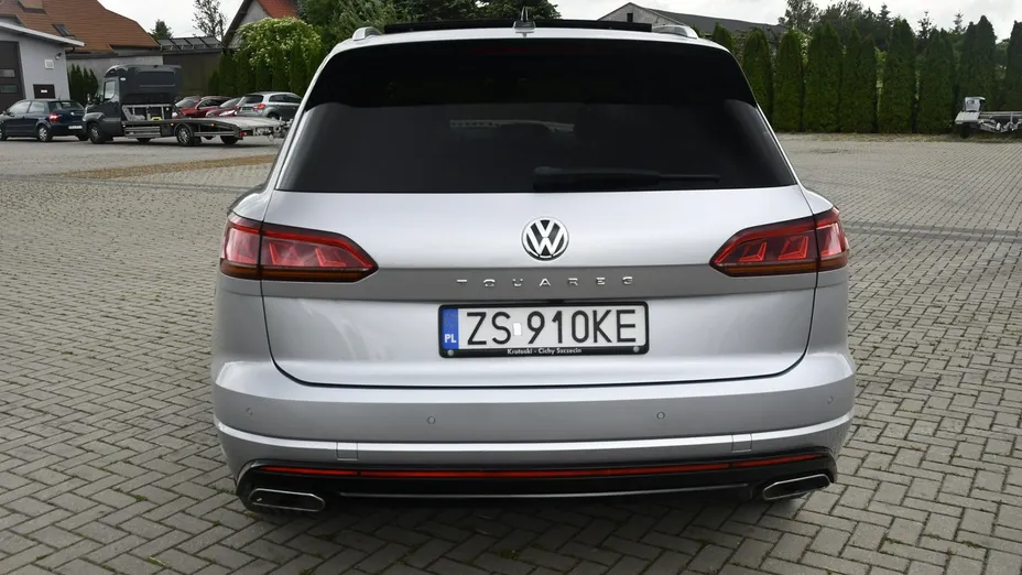 VOLKSWAGEN Touareg -