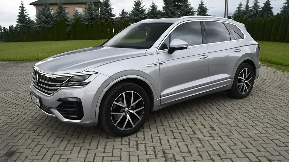 VOLKSWAGEN Touareg -